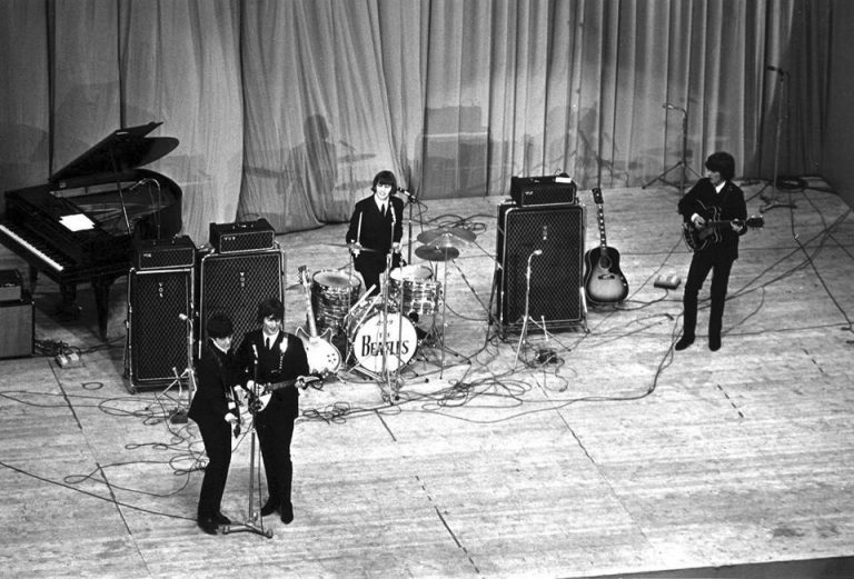 The Beatles concert at Palais des Sports in Paris on Jun 20, 1965 ...